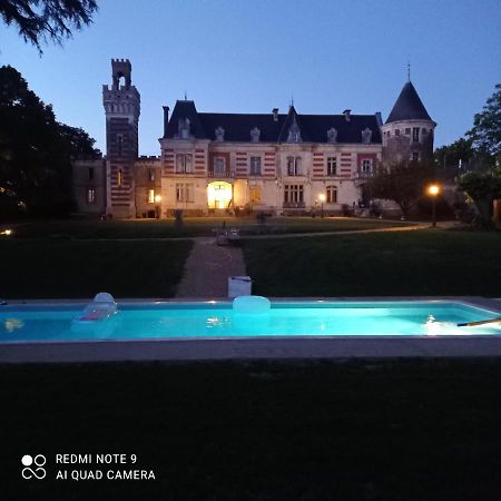 La Tour Carree D'Un Chateau Auzouer-en-Touraine Exterior foto